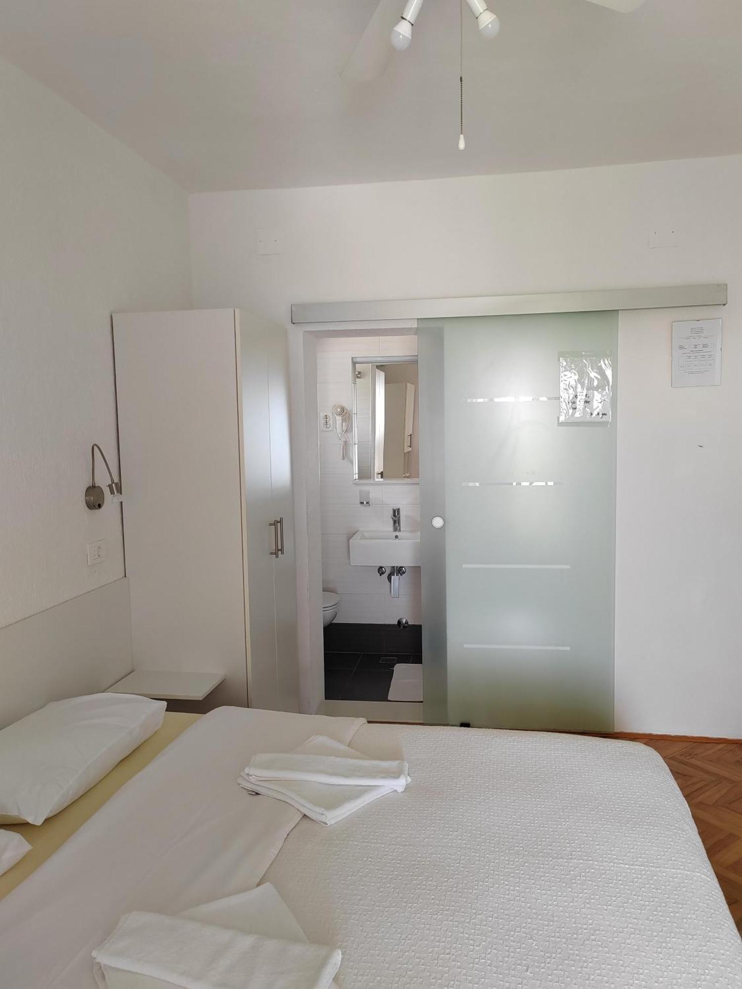 Hotel Plaza 2 à Sveti Juraj Extérieur photo