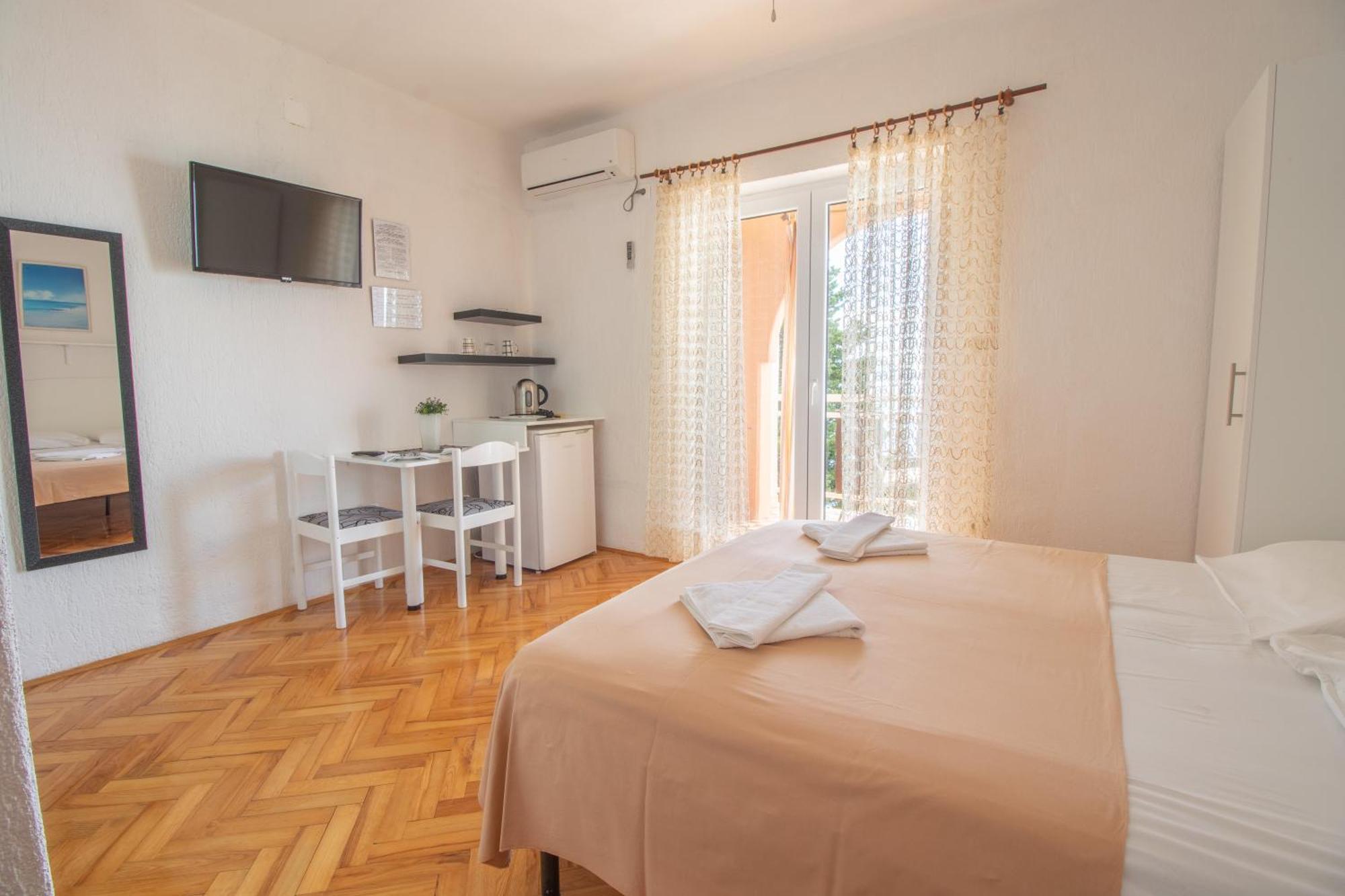Hotel Plaza 2 à Sveti Juraj Extérieur photo